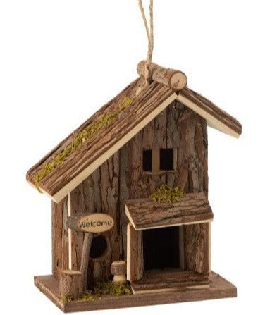 שובך לציפור בצורת בית עץ עם פינת ישיבה