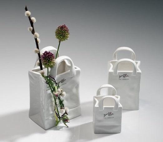 כלי פורצלן לסידור פרחים דמוי שקית - The Collection by Aviel Waizman