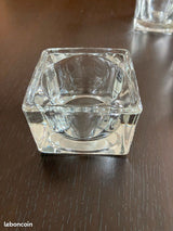 פמוט זכוכית מרובע