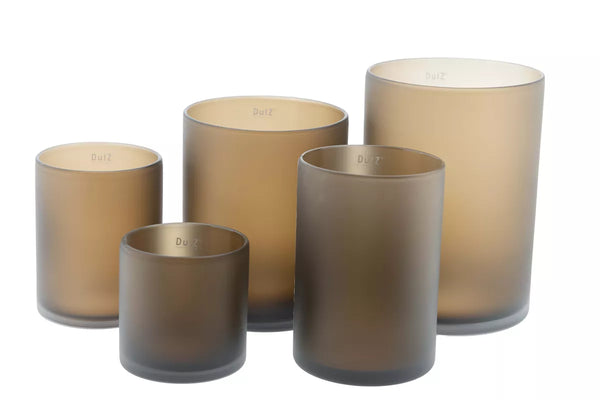 אגרטל צילינדר זכוכית בצבע חום מט מבית Dutz