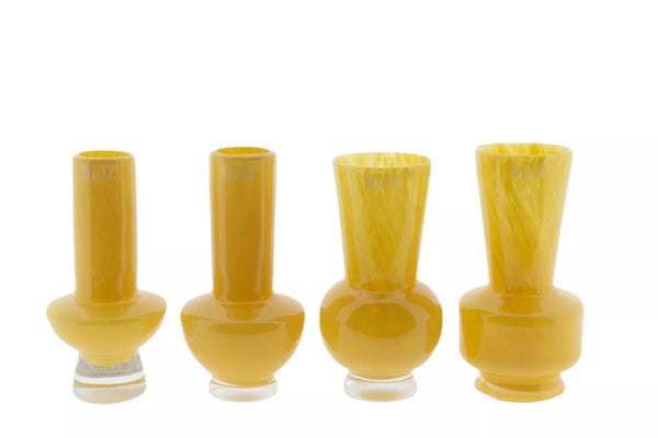 דגמים שונים של אגרטל בצבע צהוב מבית Dutz